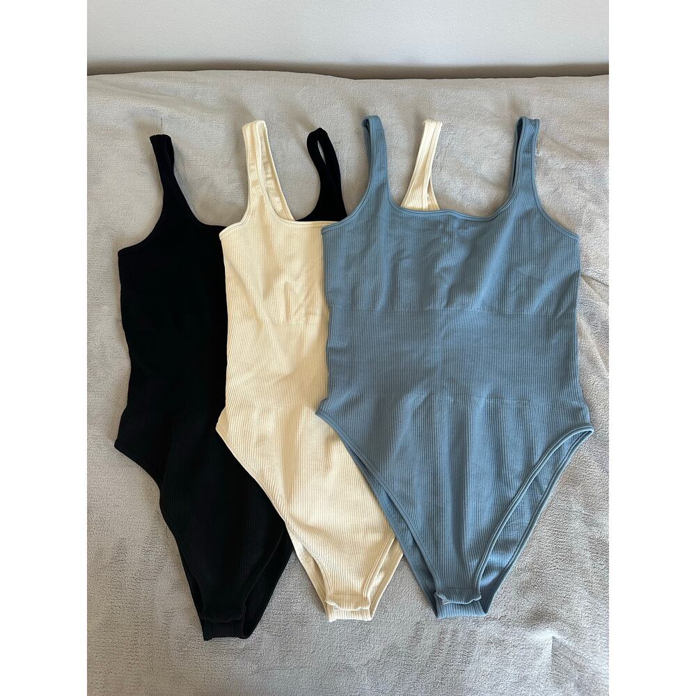 OQC White, blue & black ribbed square neck bodysuit bundle Size Extra Large